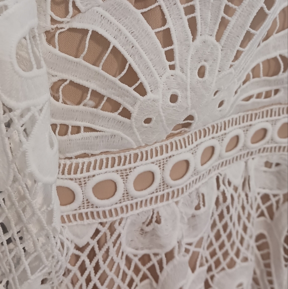 Lace Dress - Picture 4 of 5